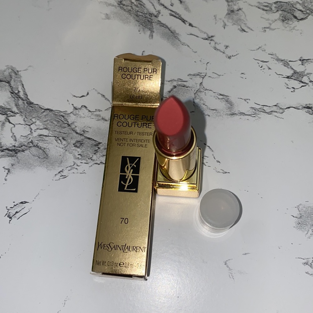 NWT YSL rouge pur couture lipstick 70 Le Nu
Never used
Still in box - Picture 2 of 2